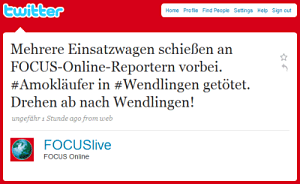 Mehrere Einsatzwagen schießen an FOCUS-Online-Reportern vorbei. #Amokläufer in #Wendlingen getötet. Drehen ab nach Wendlingen!